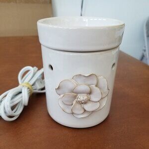 Scentsy Mid-Size Wax Warmer - Amala